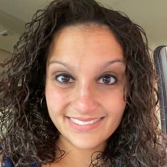 Meet your Posher, Ashley - Picture 1 of 9